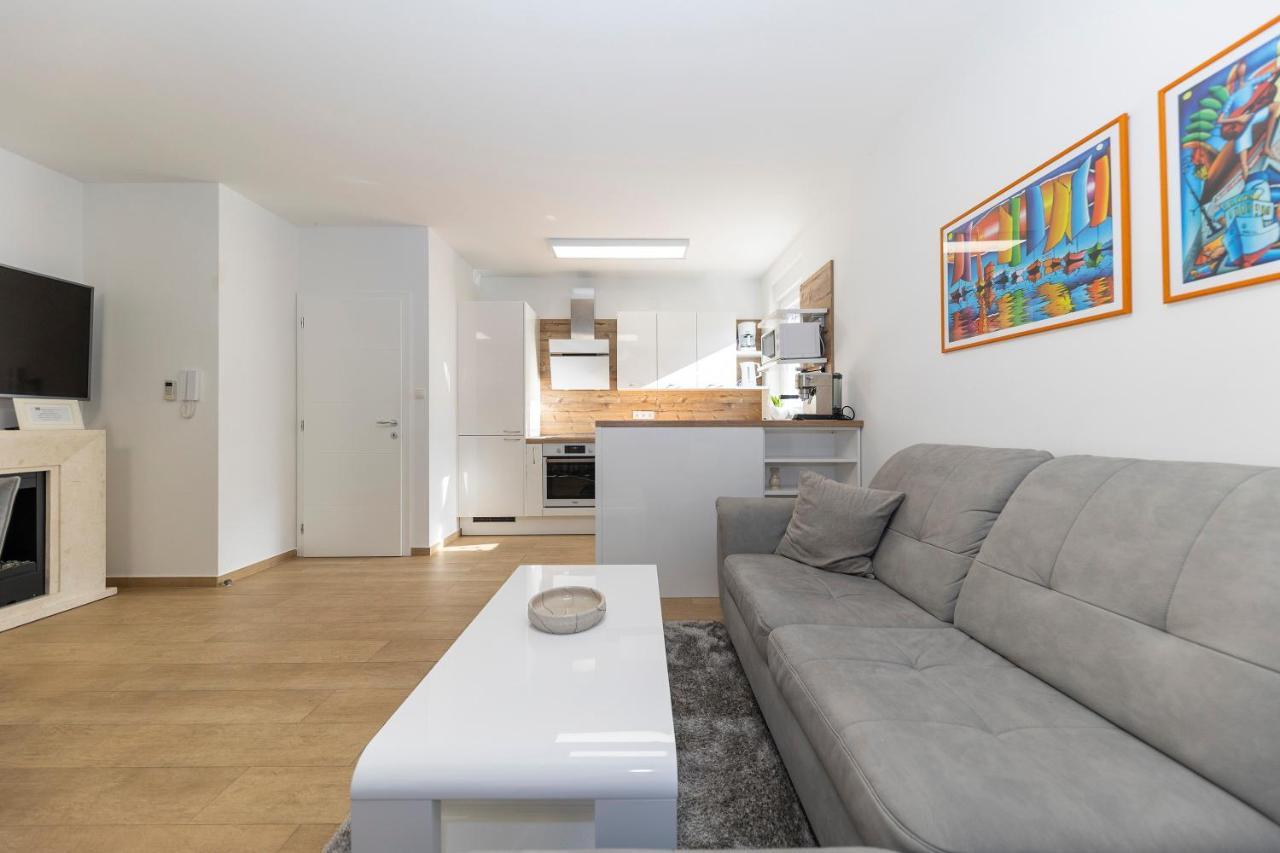 Joy 2 Apartment ノヴァリャ エクステリア 写真