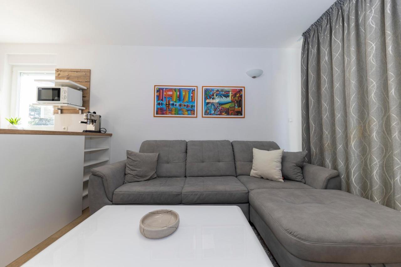 Joy 2 Apartment ノヴァリャ エクステリア 写真